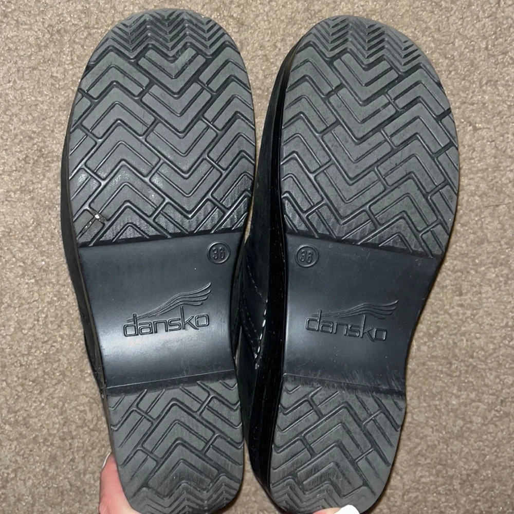 Dansko nursing clogs, black, only worn a few times! - Picture 1 of 4